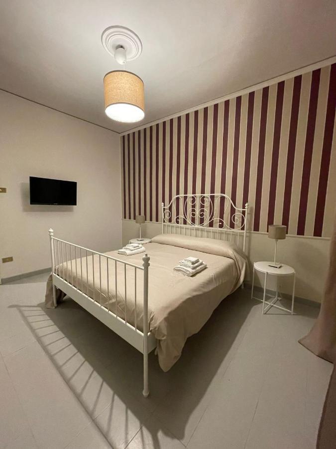 Casa Di Nonna: Appartamento Naples Luaran gambar
