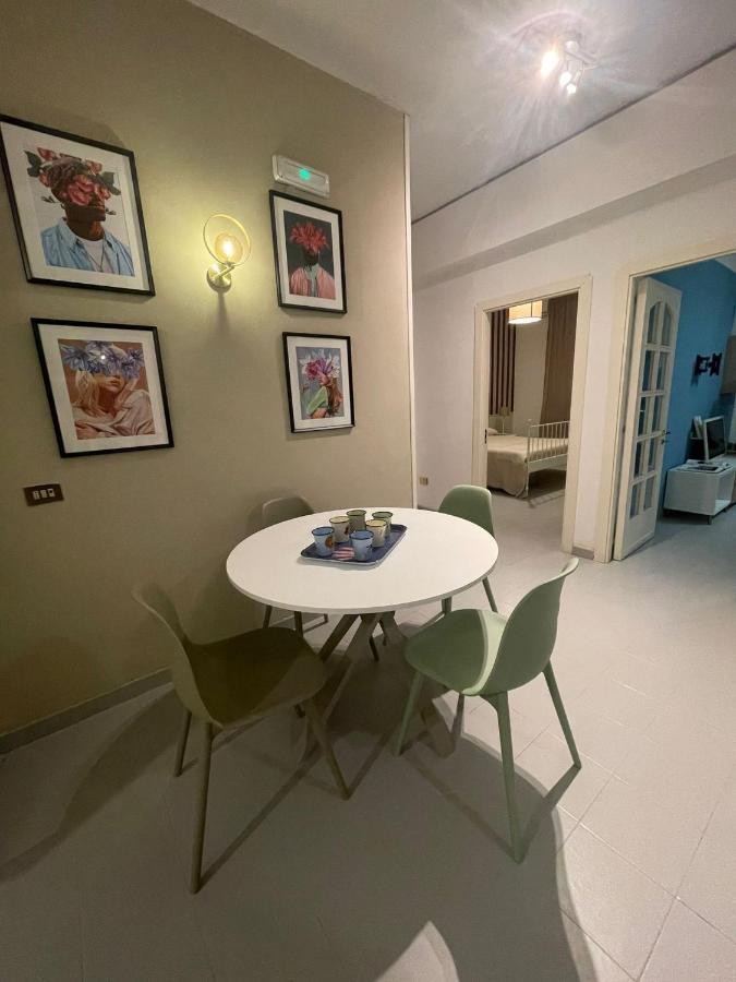 Casa Di Nonna: Appartamento Naples Luaran gambar
